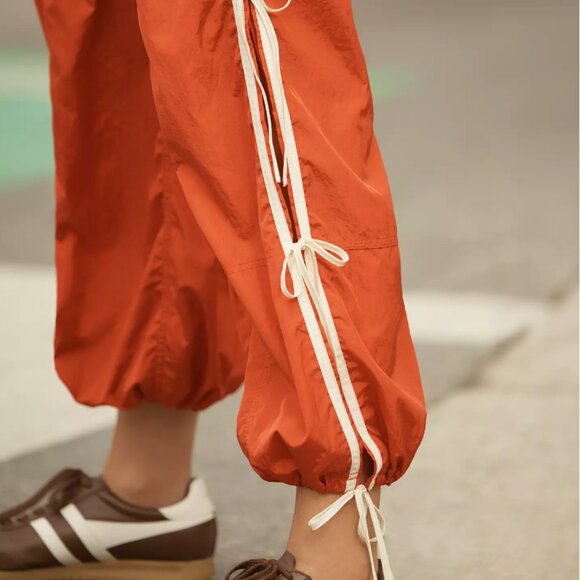 The Bowline Parachute Pants by Daily Practice - Picture 11 of 14